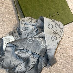 Gucci GG wool/silk scarf